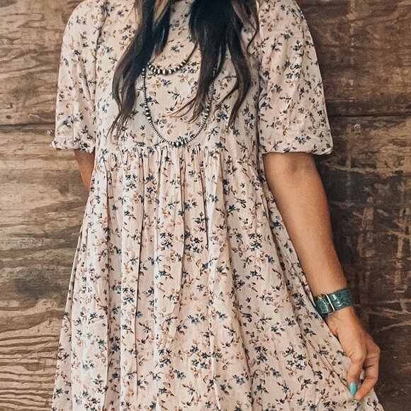 B268 Beige Floral Puff Short Sleeve Empire Waist Mini Dress - Picture 3 of 13